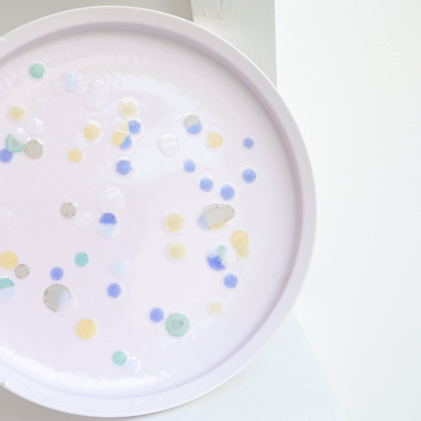 Culture Plate (White) by Attua Aparicio
