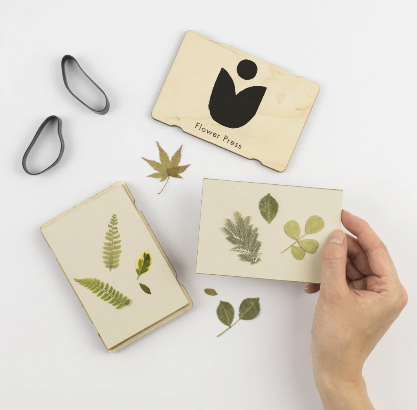 Studio Wald pocket flower press