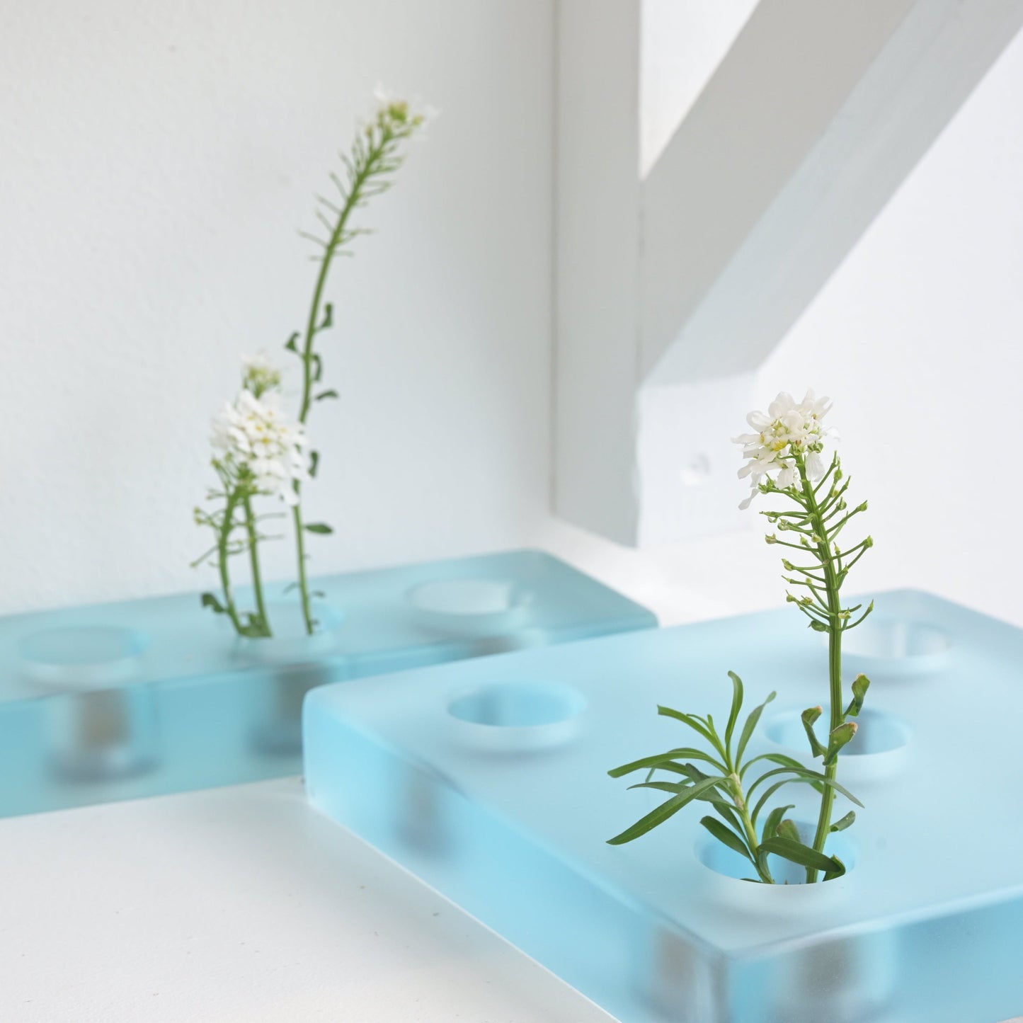 Resin flower arrangement base by Moss Duo