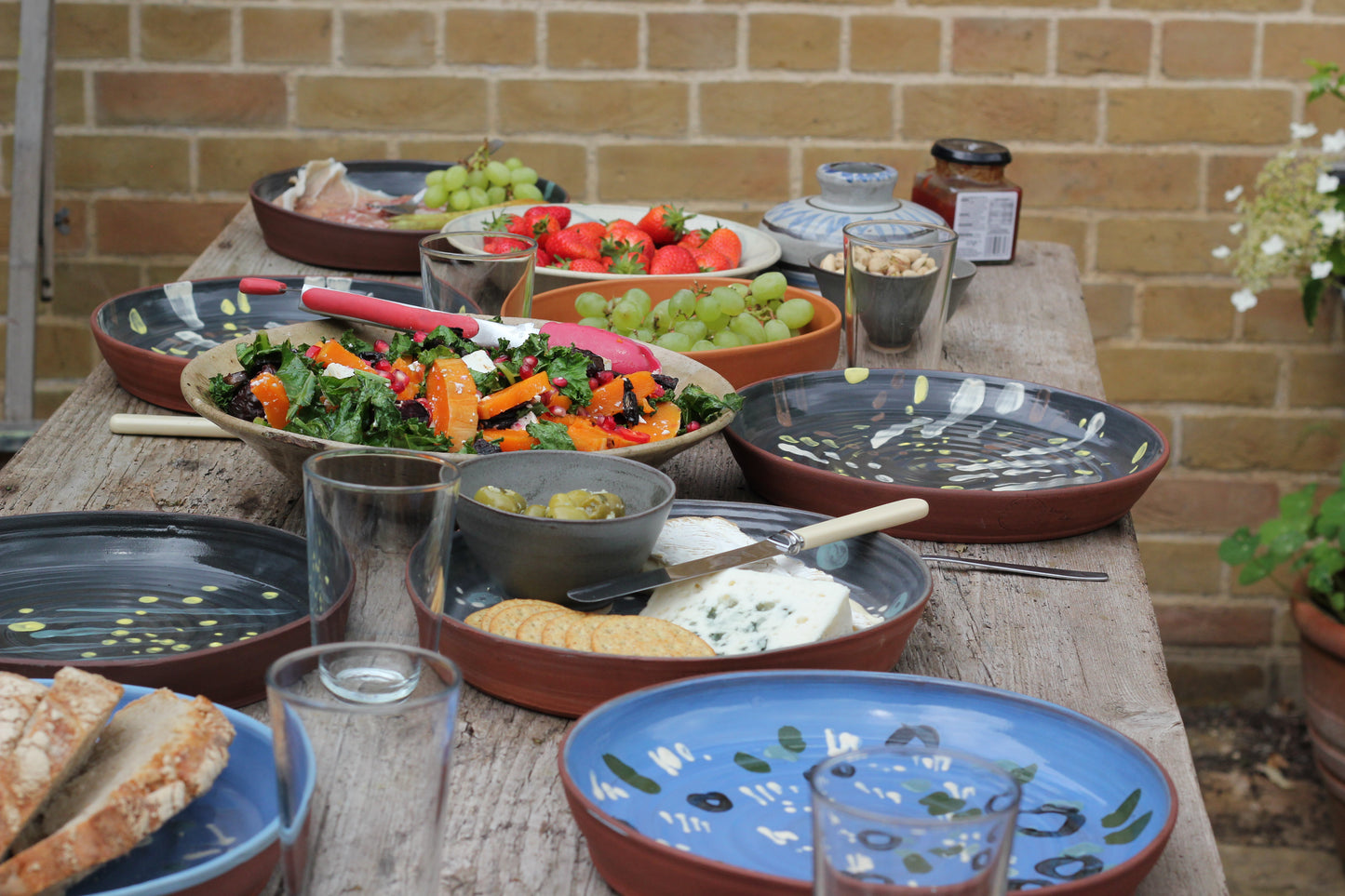 Handmade slipware terracotta plates by Francesca Anfossi (Blue)
