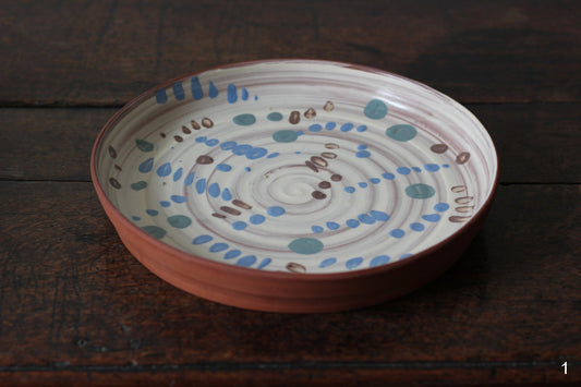 Handmade slipware terracotta plates by Francesca Anfossi (White)