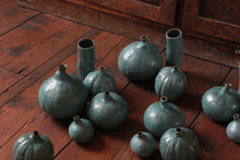 将图片加载到图库查看器，Natural Selection &#39;Autumnal Vessels&#39;: Large Pumpkin Vase