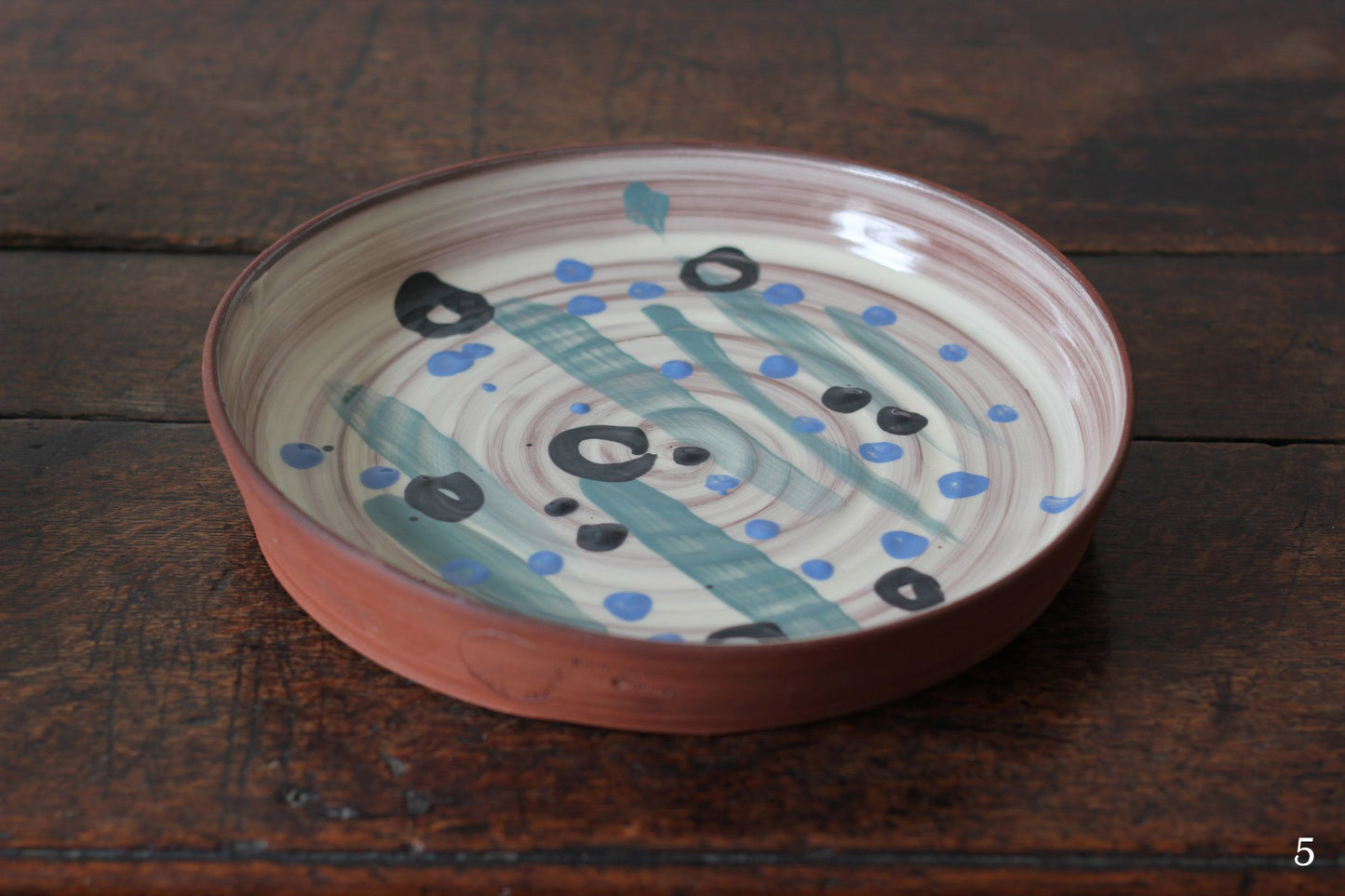 Handmade slipware terracotta plates by Francesca Anfossi (White)