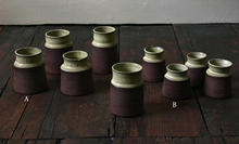 将图片加载到图库查看器，Handmade Blacking Pots by Nigel Hunter in Red Clay